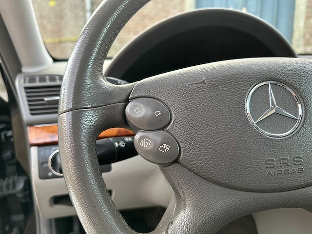 Mercedes-benz e200 limousine 2007 e-klasse (origineel-nl + 1e eigenaar), 92-xk-rh youngtimer - afbeelding 15 van  41