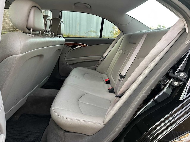 Mercedes-benz e200 limousine 2007 e-klasse (origineel-nl + 1e eigenaar), 92-xk-rh youngtimer - afbeelding 26 van  41