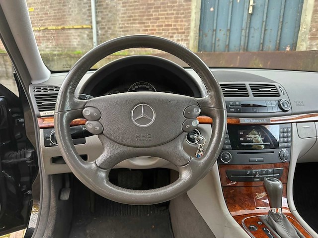 Mercedes-benz e200 limousine kompressor 2007 e-klasse, 85-tv-xf youngtimer - afbeelding 20 van  40