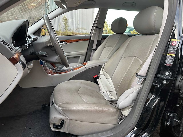 Mercedes-benz e200 limousine kompressor 2007 e-klasse, 85-tv-xf youngtimer - afbeelding 31 van  40