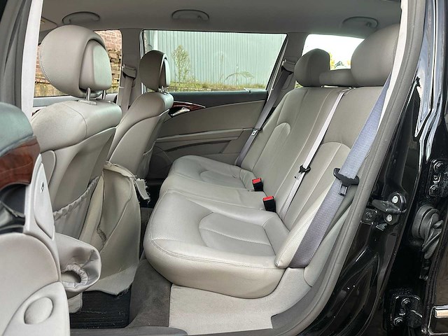 Mercedes-benz e200 limousine kompressor 2007 e-klasse, 85-tv-xf youngtimer - afbeelding 33 van  40