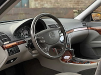 Mercedes-benz e200 limousine kompressor 2007 e-klasse, 85-tv-xf youngtimer - afbeelding 19 van  40
