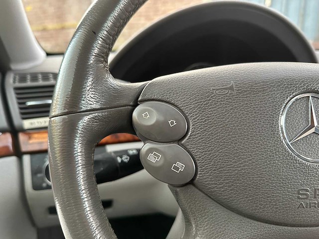 Mercedes-benz e200 limousine kompressor 2007 e-klasse, 85-tv-xf youngtimer - afbeelding 23 van  40