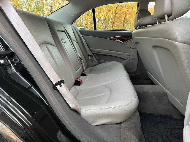 Mercedes-benz e200 limousine kompressor 2007 e-klasse, 85-tv-xf youngtimer - afbeelding 38 van  40