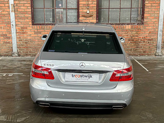 Mercedes-benz e500 5.5 v8 amg e-klasse 388pk 2009 -youngtimer- - afbeelding 5 van  45