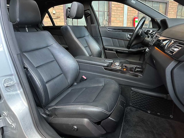 Mercedes-benz e500 5.5 v8 amg e-klasse 388pk 2009 -youngtimer- - afbeelding 39 van  45