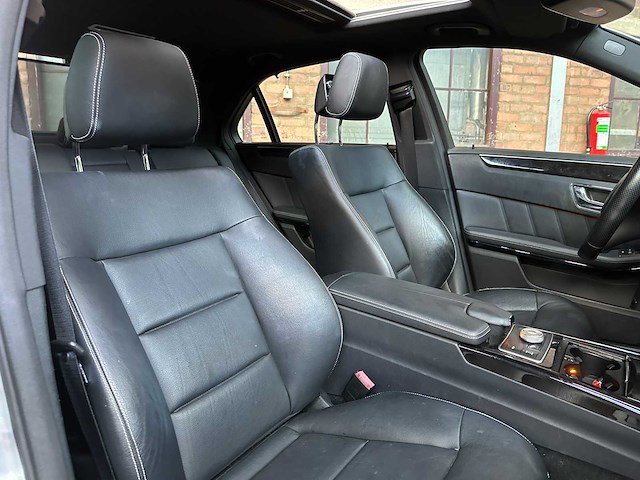 Mercedes-benz e500 5.5 v8 amg e-klasse 388pk 2009 -youngtimer- - afbeelding 40 van  45
