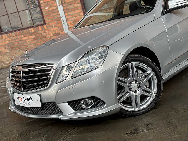 Mercedes-benz e500 5.5 v8 amg e-klasse 388pk 2009 -youngtimer- - afbeelding 34 van  45