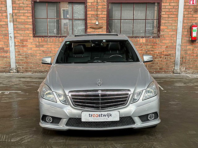 Mercedes-benz e500 5.5 v8 amg e-klasse 388pk 2009 -youngtimer- - afbeelding 42 van  45