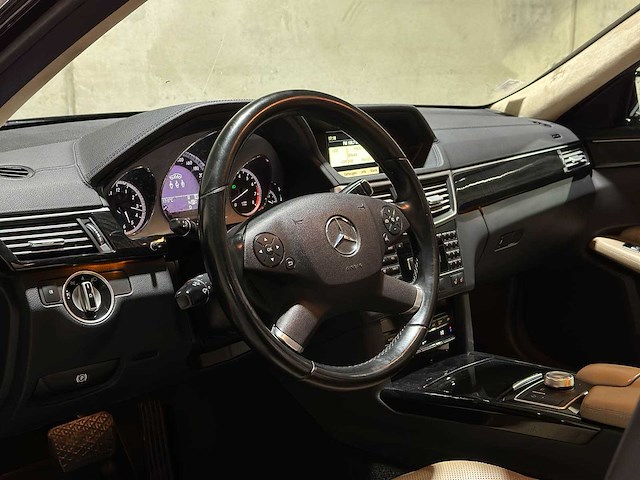 Mercedes-benz e500 avantgarde 5.5 v8 387pk 2011 e-klasse, jks-29-n - afbeelding 11 van  42