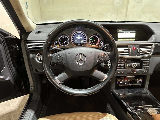 Mercedes-benz e500 avantgarde 5.5 v8 387pk 2011 e-klasse, jks-29-n - afbeelding 13 van  42