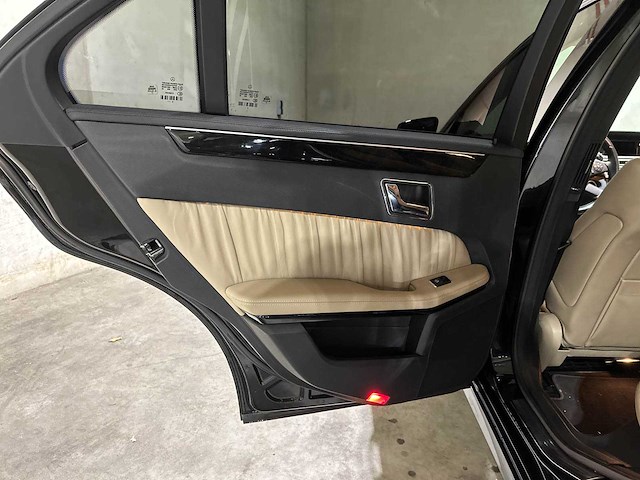 Mercedes-benz e500 avantgarde 5.5 v8 387pk 2011 e-klasse, jks-29-n - afbeelding 30 van  42