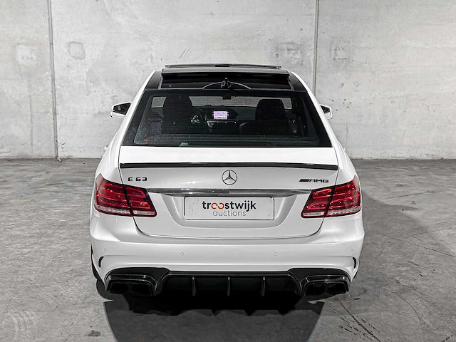 Mercedes-benz e63 amg 5.5 v8 557pk 2015 e-klasse, hzj-36-d - afbeelding 16 van  50