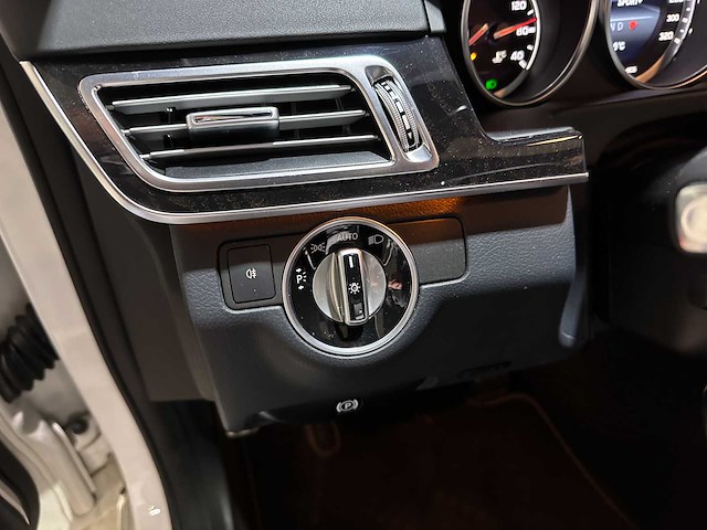 Mercedes-benz e63 amg 5.5 v8 557pk 2015 e-klasse, hzj-36-d - afbeelding 26 van  50