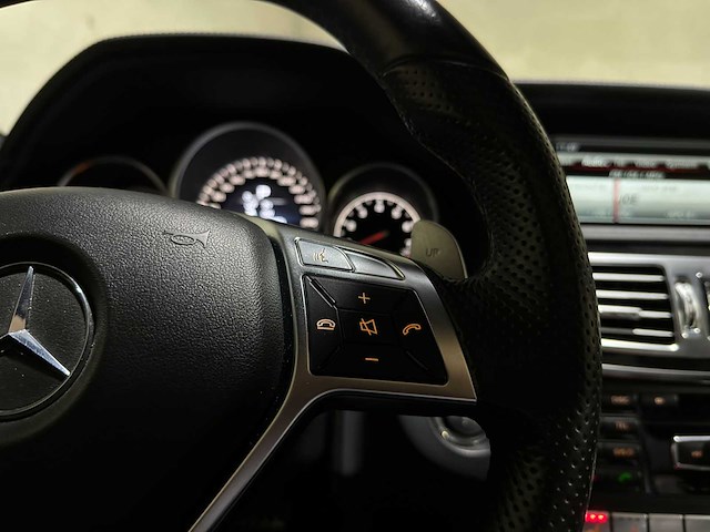 Mercedes-benz e63 amg 5.5 v8 557pk 2015 e-klasse, hzj-36-d - afbeelding 28 van  50