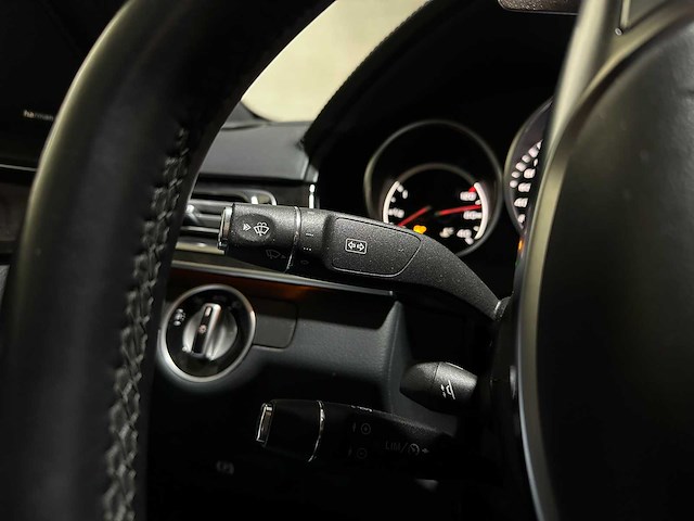 Mercedes-benz e63 amg 5.5 v8 557pk 2015 e-klasse, hzj-36-d - afbeelding 29 van  50