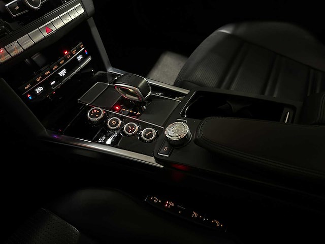 Mercedes-benz e63 amg 5.5 v8 557pk 2015 e-klasse, hzj-36-d - afbeelding 31 van  50