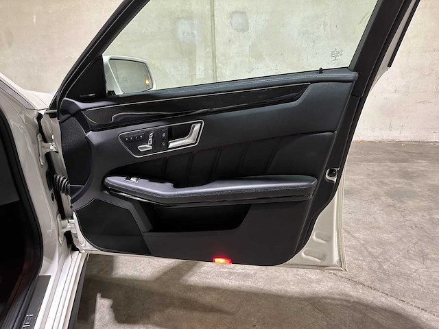 Mercedes-benz e63 amg 5.5 v8 557pk 2015 e-klasse, hzj-36-d - afbeelding 50 van  50