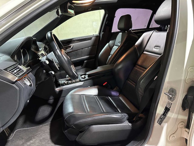 Mercedes-benz e63 amg 5.5 v8 557pk 2015 e-klasse, hzj-36-d - afbeelding 42 van  50