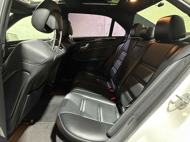 Mercedes-benz e63 amg 5.5 v8 557pk 2015 e-klasse, hzj-36-d - afbeelding 43 van  50