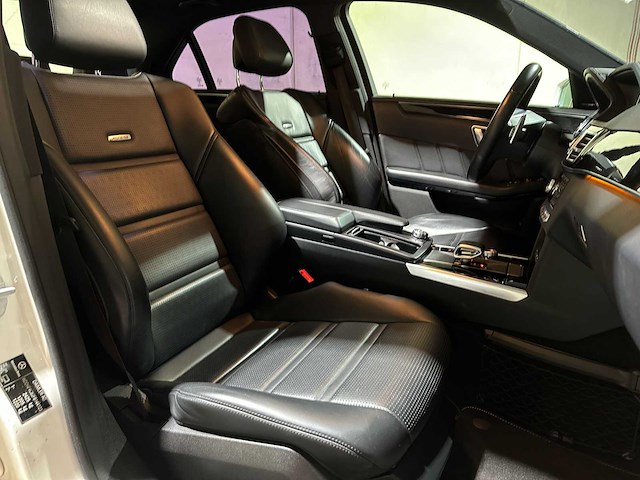 Mercedes-benz e63 amg 5.5 v8 557pk 2015 e-klasse, hzj-36-d - afbeelding 44 van  50