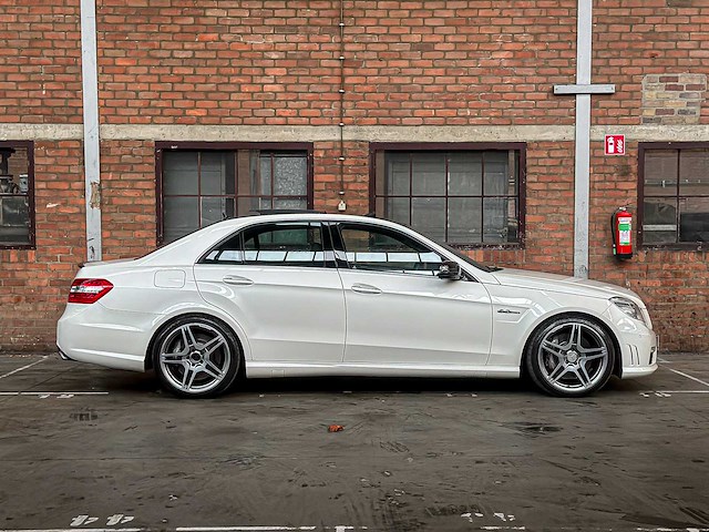 Mercedes-benz e63 amg 6.2 v8 -carbon- 525pk 2010 (origineel-nl) e-klasse, 47-lkb-6 - afbeelding 1 van  49