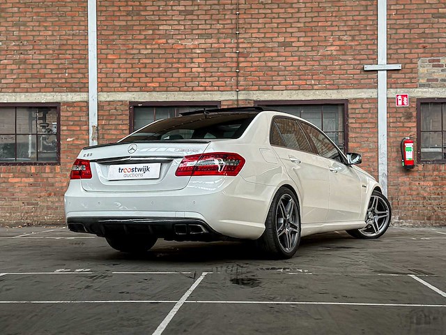 Mercedes-benz e63 amg 6.2 v8 -carbon- 525pk 2010 (origineel-nl) e-klasse, 47-lkb-6 - afbeelding 2 van  49