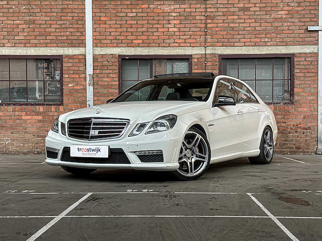 Mercedes-benz e63 amg 6.3 v8 -carbon- 525pk 2010 (origineel-nl) e-klasse, 47-lkb-6 - afbeelding 1 van  51