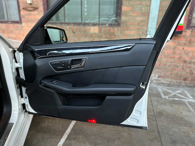 Mercedes-benz e63 amg 6.3 v8 -carbon- 525pk 2010 (origineel-nl) e-klasse, 47-lkb-6 - afbeelding 37 van  51