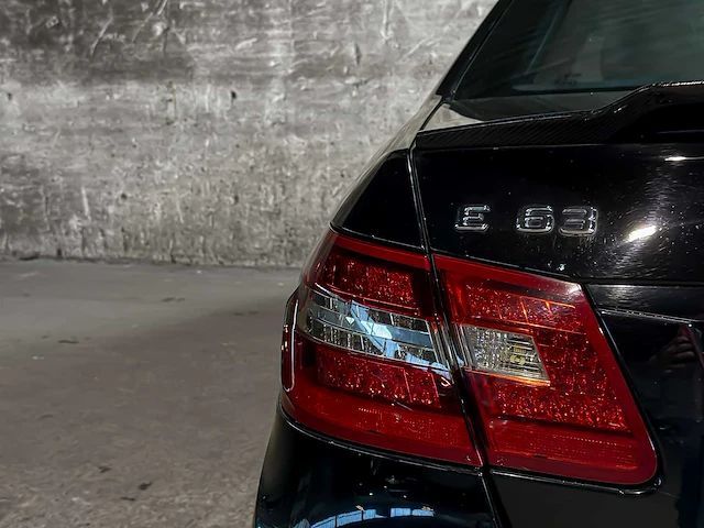 Mercedes-benz e63 amg 6.3 v8 525pk 2011 e-klasse, r-854-hf - afbeelding 14 van  61