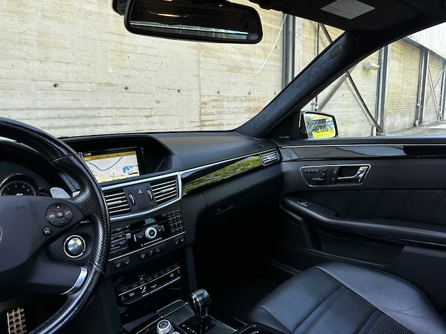 Mercedes-benz e63 amg 6.3 v8 525pk 2011 e-klasse, r-854-hf - afbeelding 21 van  61