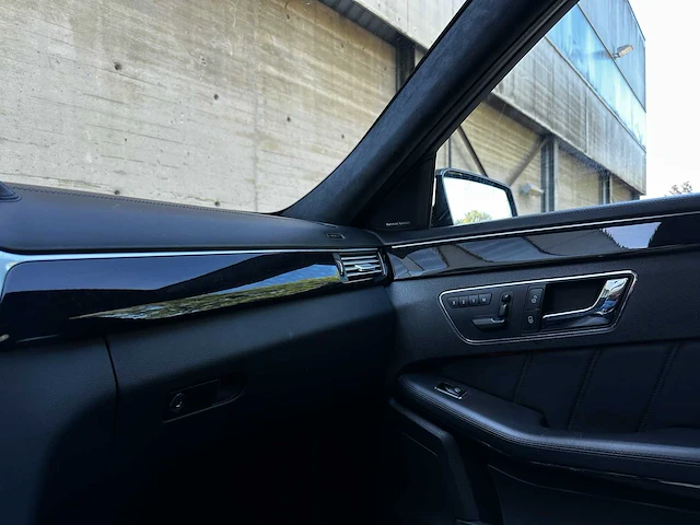 Mercedes-benz e63 amg 6.3 v8 525pk 2011 e-klasse, r-854-hf - afbeelding 31 van  61