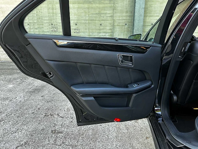 Mercedes-benz e63 amg 6.3 v8 525pk 2011 e-klasse, r-854-hf - afbeelding 38 van  61