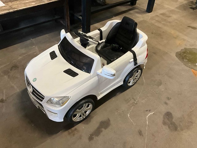 Mercedes benz elektrische kinder auto - afbeelding 1 van  8