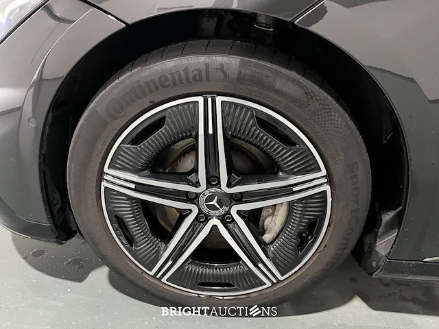 Mercedes-benz eqe 350+91 launch edition amg line 91 kwh 292pk 2022 (origineel-nl) eqe-klasse, r-650-kh - afbeelding 36 van  40