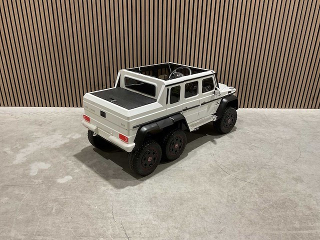 Mercedes benz g63 amg 6x6 elektrische kinderauto - afbeelding 10 van  38