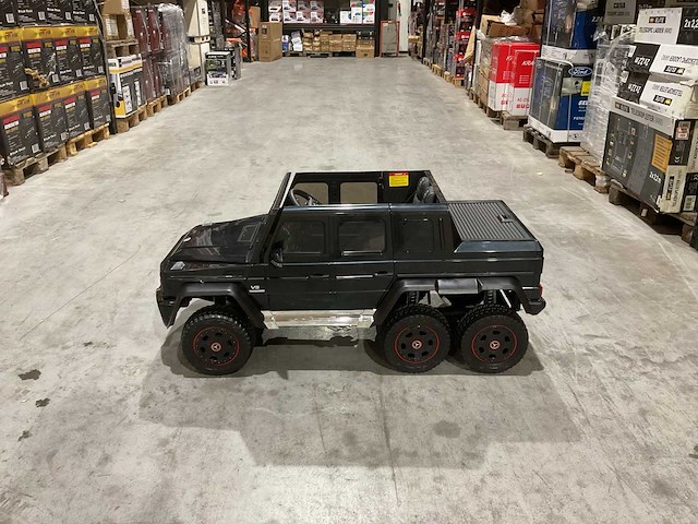 Mercedes benz g63 amg 6x6 elektrische kinderauto - afbeelding 1 van  16