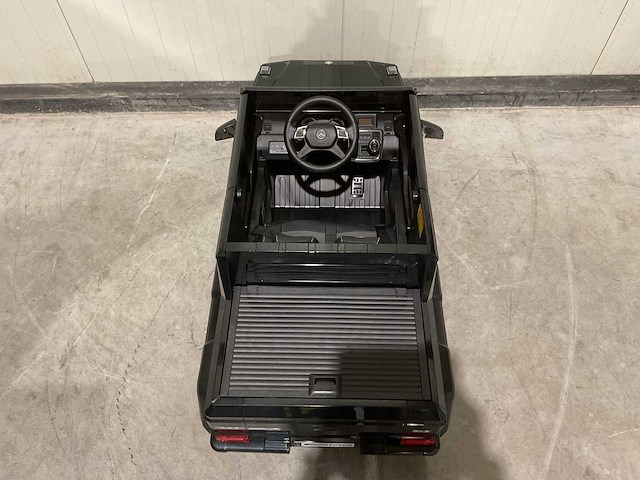 Mercedes benz g63 amg 6x6 elektrische kinderauto - afbeelding 13 van  16