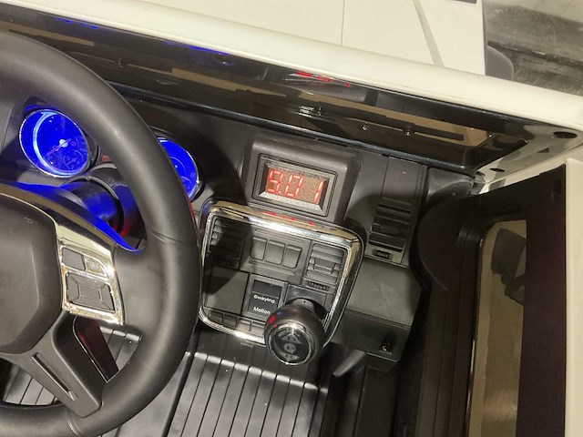 Mercedes benz g63 amg 6x6 elektrische kinderauto - afbeelding 27 van  34