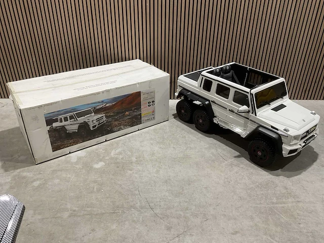 Mercedes benz g63 amg 6x6 elektrische kinderauto - afbeelding 13 van  57