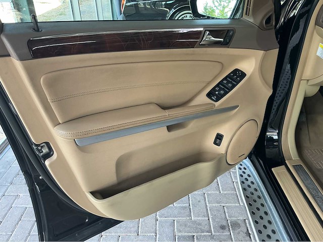 Mercedes benz gl350 bluetec 4matic x164 | 3.0 v6 diesel | 2010 | youngtimer | 211 pk | airmatic | 7 zitplaatsen | btw auto - afbeelding 23 van  35
