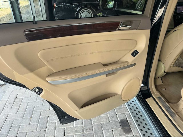 Mercedes benz gl350 bluetec 4matic x164 | 3.0 v6 diesel | 2010 | youngtimer | 211 pk | airmatic | 7 zitplaatsen | btw auto - afbeelding 24 van  35