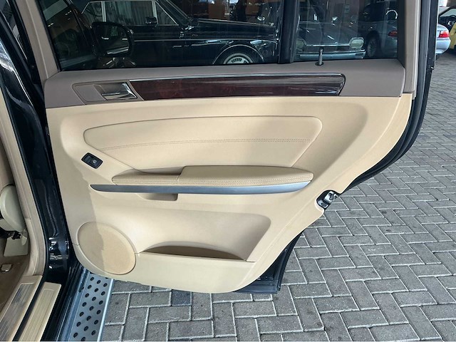 Mercedes benz gl350 bluetec 4matic x164 | 3.0 v6 diesel | 2010 | youngtimer | 211 pk | airmatic | 7 zitplaatsen | btw auto - afbeelding 29 van  35