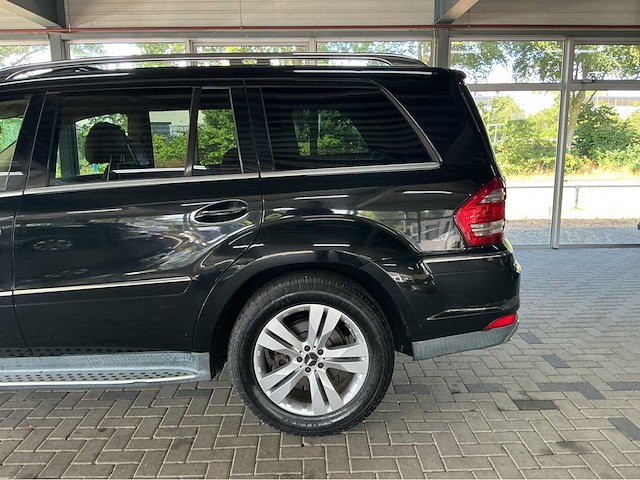 Mercedes benz gl350 bluetec 4matic x164 | 3.0 v6 diesel | 2010 | youngtimer | 211 pk | airmatic | 7 zitplaatsen | btw auto - afbeelding 33 van  35