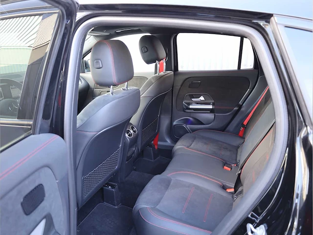 Mercedes benz gla 35 amg 4matic automaat 2024 - afbeelding 8 van  49