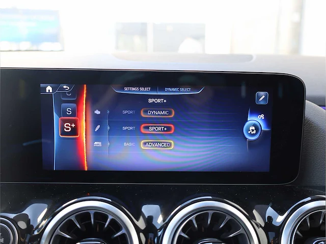 Mercedes benz gla 35 amg 4matic automaat 2024 - afbeelding 35 van  49