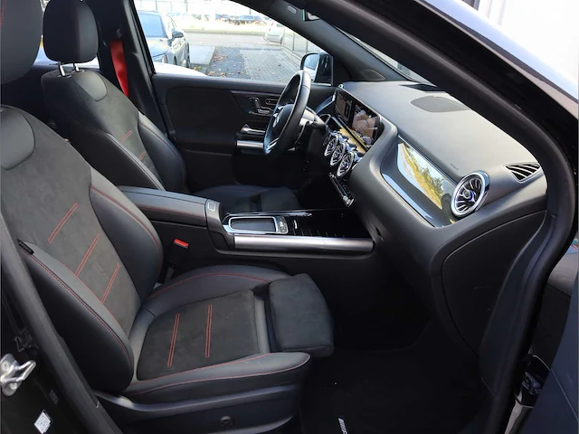 Mercedes benz gla 35 amg 4matic automaat 2024 - afbeelding 39 van  49