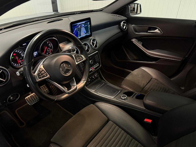 Mercedes-benz gla-klasse 180 d premium 2018 | rl-630-n iaw - afbeelding 1 van  11