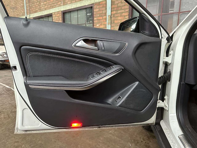 Mercedes-benz gla200 1.6 156pk 2014 (automaat) gla-klasse, tr-595-g - afbeelding 25 van  43