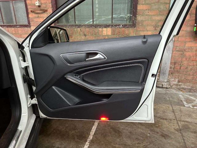 Mercedes-benz gla200 1.6 156pk 2014 (automaat) gla-klasse, tr-595-g - afbeelding 30 van  43